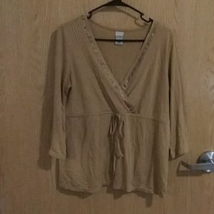Long sleeved Old Navy Maternity shirt
